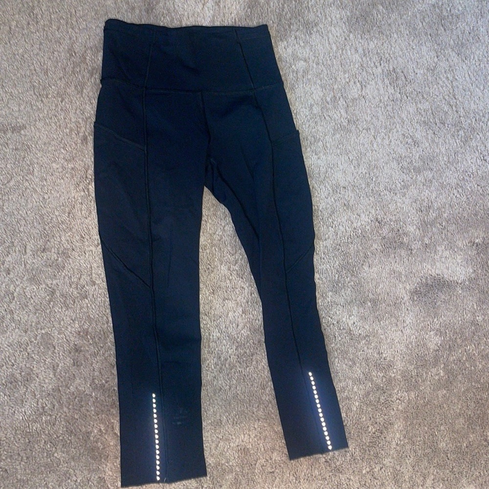 Cropped black lululemon leggings size 2